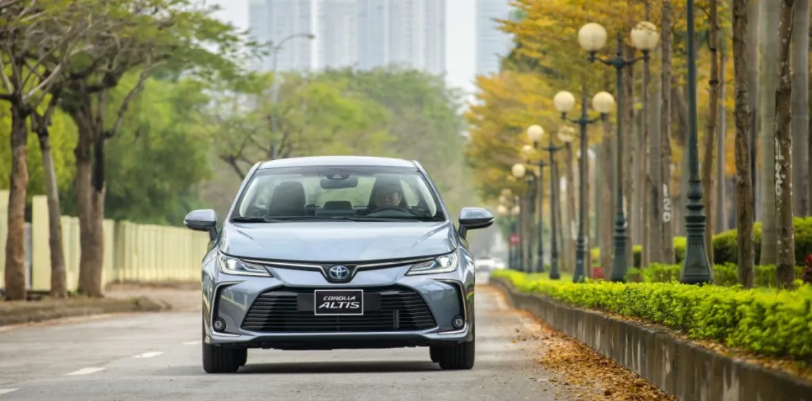 Toyota Corolla Altis thư viện ảnh 3