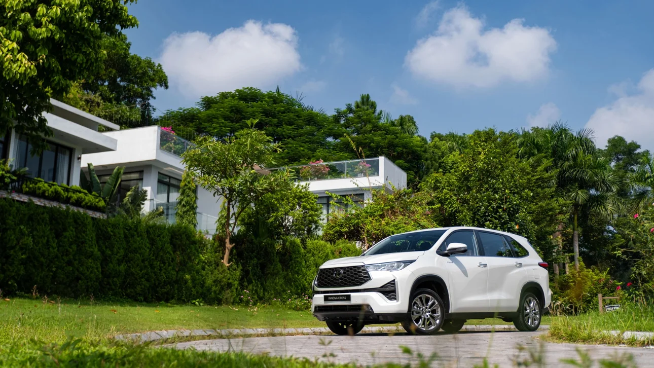 Toyota Innova Cross vô lăng